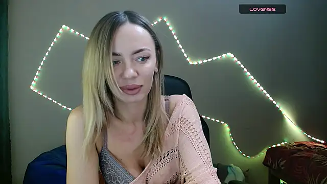 Snapshot of Daria_Spring chatting on February 12, 2025, 7:13 pm Daria Spring online show from February 12, 2025, 7:13 pm