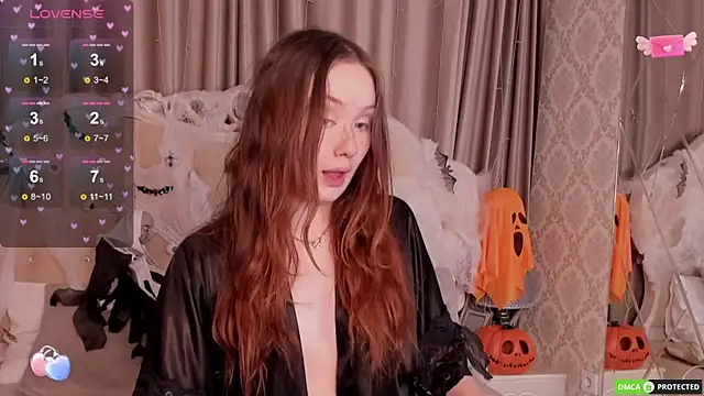 MiriaamWhite online show from October 20, 2025, 8:48 am