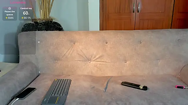  maria foxx  online show from October 25, 2025, 7:14 pm