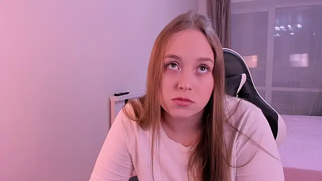 endlesssoffi online show from December 30, 2024, 8:25 pm