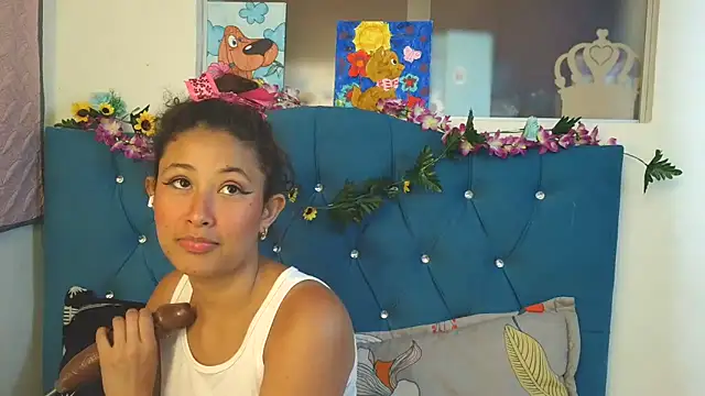 Milkdulce1 online show from April 17, 2026, 3:59 pm