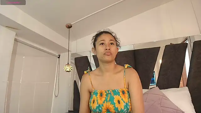 Snapshot of Milkdulce1 chatting on November 10, 2025, 1:16 pm Milkdulce1 online show from November 10, 2025, 1:16 pm