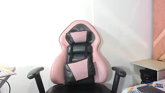 Zaray   online show from September 12, 2025, 8:19 pm