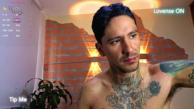 Snapshot of Dylanstonne chatting on November 8, 2025, 8:01 pm Dylanstonne online show from November 8, 2025, 8:01 pm