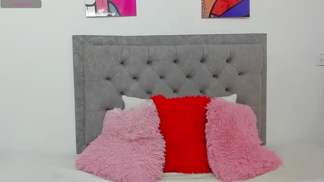 nahomy rosse 11 online show from December 10, 2024, 8:27 pm