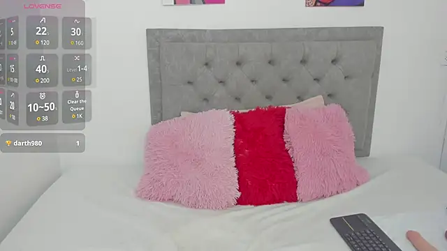 nahomy rosse 11 online show from February 3, 2025, 10:43 pm