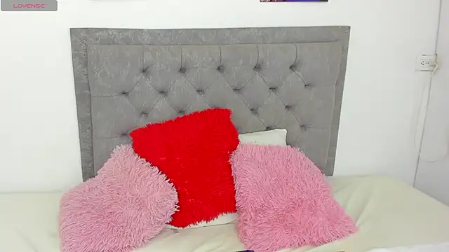 nahomy rosse 11 online show from December 5, 2024, 12:47 am