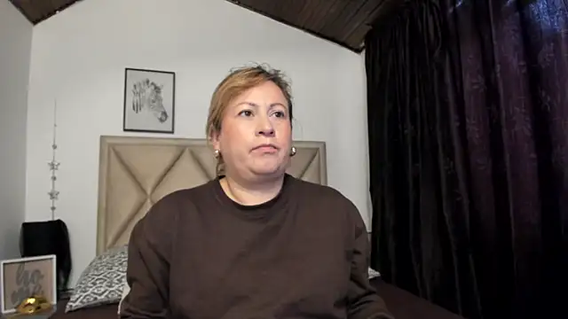 Snapshot of MonyCassius chatting on November 15, 2025, 11:58 am MonyCassius online show from November 15, 2025, 11:58 am