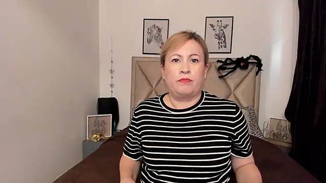 Snapshot of MonyCassius chatting on November 10, 2025, 11:59 am MonyCassius online show from November 10, 2025, 11:59 am