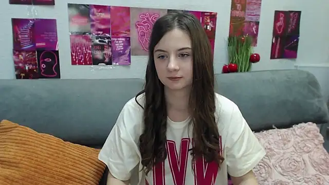 MilanaRoza online show from May 21, 2026, 5:05 am
