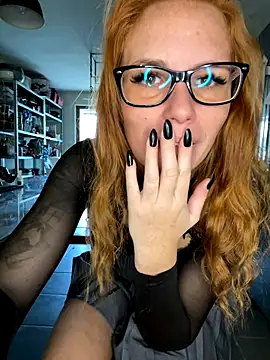 Snapshot of Redhairedteacher chatting on October 13, 2025, 7:43 am Redhairedteacher online show from October 13, 2025, 7:43 am