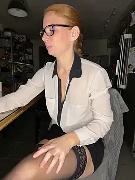 Snapshot of Redhairedteacher chatting on November 10, 2025, 8:58 pm Redhairedteacher online show from November 10, 2025, 8:58 pm