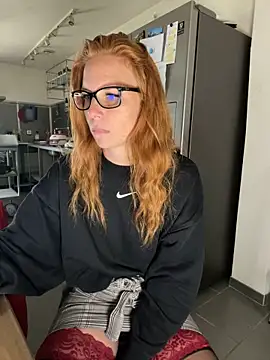 Snapshot of Redhairedteacher chatting on September 17, 2025, 8:05 am Redhairedteacher online show from September 17, 2025, 8:05 am