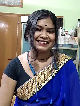 yoursweety09 online show from April 18, 2026, 1:46 pm