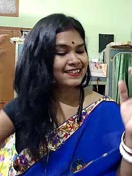 yoursweety09 online show from October 28, 2025, 1:54 pm