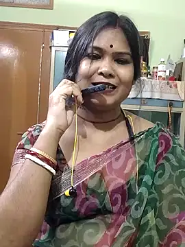 yoursweety09 online show from May 7, 2026, 1:58 pm
