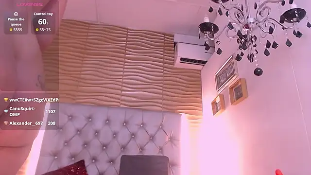 Snapshot of SashaDurante chatting on November 12, 2025, 12:26 am SashaDurante online show from November 12, 2025, 12:26 am