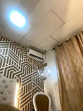 Snapshot of SashaDurante chatting on November 27, 2025, 7:25 pm SashaDurante online show from November 27, 2025, 7:25 pm