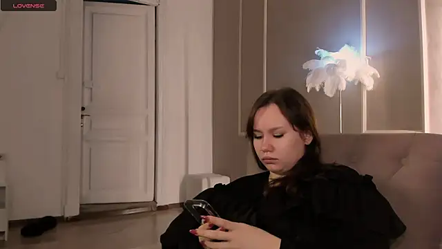 Snapshot of Alisia_Mars chatting on October 9, 2025, 6:03 am Alisia Mars online show from October 9, 2025, 6:03 am