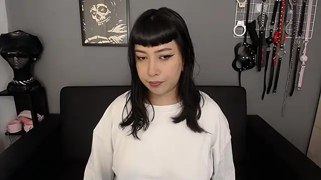 Carla Phoenix online show from February 3, 2026, 5:40 pm