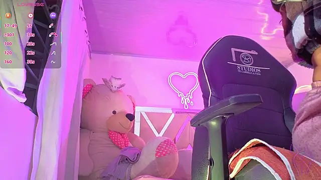 Snapshot of Laylafoxy_tay chatting on January 9, 2026, 3:13 am Laylafoxy tay online show from January 9, 2026, 3:13 am