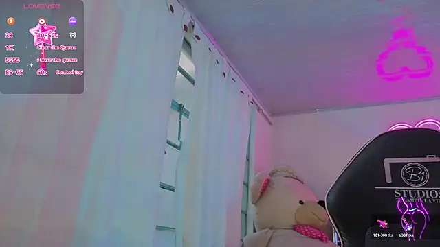 Snapshot of Laylafoxy_tay chatting on February 5, 2026, 11:50 am Laylafoxy tay online show from February 5, 2026, 11:50 am