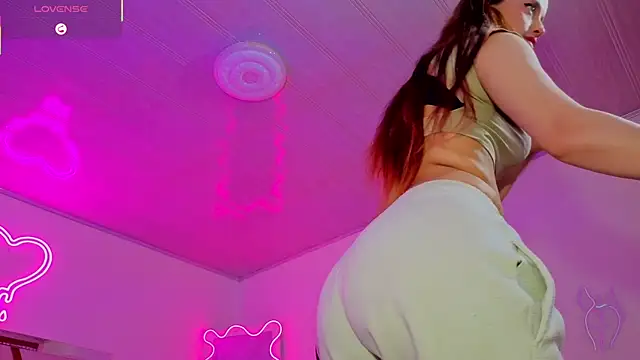 Snapshot of Laylafoxy_tay chatting on September 18, 2025, 3:09 am Laylafoxy tay online show from September 18, 2025, 3:09 am