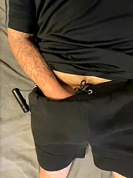 Snapshot of Dan8736 chatting on October 4, 2025, 12:28 pm Dan8736 online show from October 4, 2025, 12:28 pm