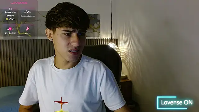 Snapshot of Dyla_n18 chatting on November 12, 2025, 8:34 pm Dyla n18 online show from November 12, 2025, 8:34 pm