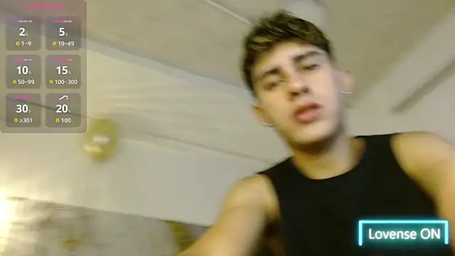 Snapshot of Dyla_n18 chatting on October 23, 2025, 10:08 pm Dyla n18 online show from October 23, 2025, 10:08 pm