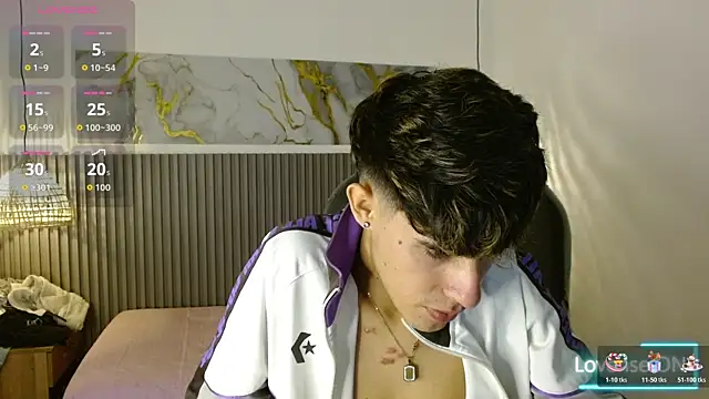 Snapshot of Dyla_n18 chatting on November 18, 2025, 8:12 pm Dyla n18 online show from November 18, 2025, 8:12 pm