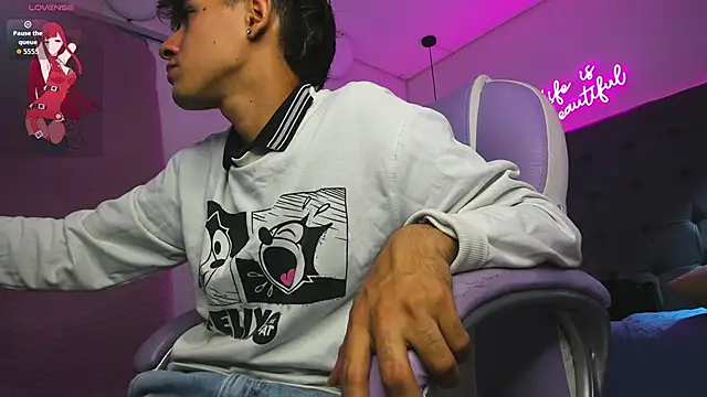 Snapshot of Dyla_n18 chatting on September 20, 2025, 10:04 pm Dyla n18 online show from September 20, 2025, 10:04 pm