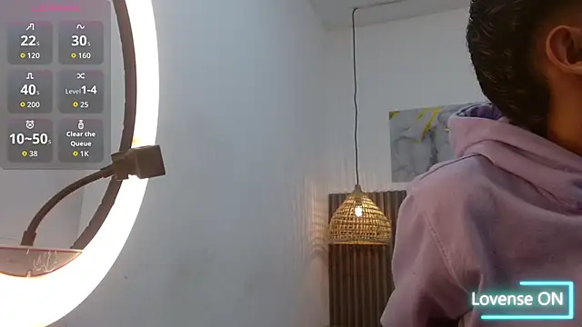 Snapshot of Dyla_n18 chatting on October 3, 2025, 9:49 pm Dyla n18 online show from October 3, 2025, 9:49 pm