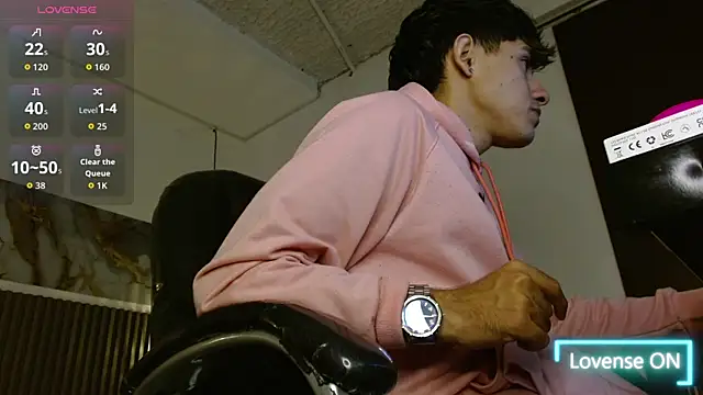 Snapshot of Dyla_n18 chatting on December 5, 2025, 5:11 pm Dyla n18 online show from December 5, 2025, 5:11 pm