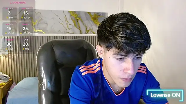 Snapshot of Dyla_n18 chatting on November 22, 2025, 7:35 pm Dyla n18 online show from November 22, 2025, 7:35 pm