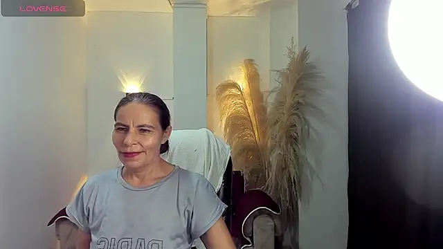Milf karlye online show from June 6, 2026, 3:34 am