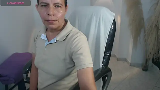 Milf karlye online show from December 1, 2025, 3:07 am