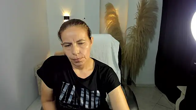 Milf karlye online show from February 5, 2026, 3:57 am