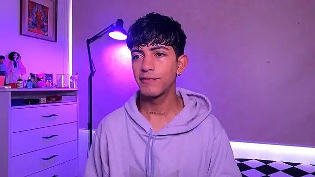 Snapshot of teobowny_ chatting on October 11, 2025, 1:23 pm teobowny online show from October 11, 2025, 1:23 pm