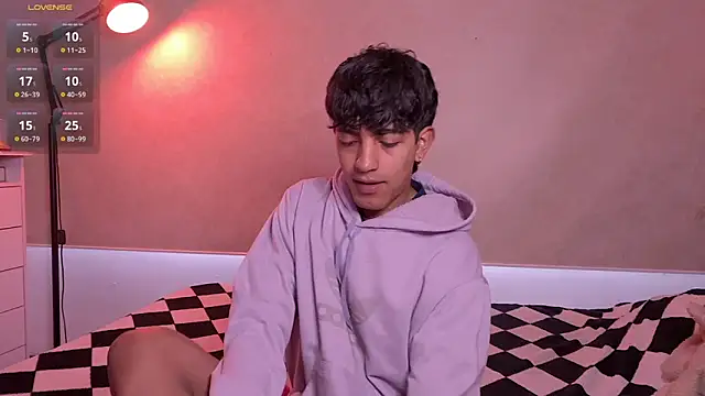 Snapshot of teobowny_ chatting on September 23, 2025, 12:34 pm teobowny online show from September 23, 2025, 12:34 pm