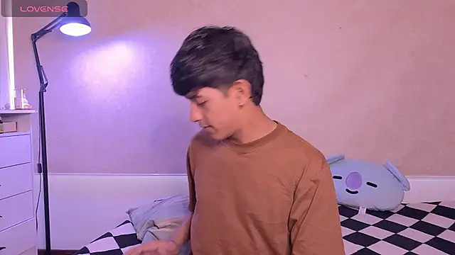 teobowny  online show from February 26, 2026, 8:31 pm