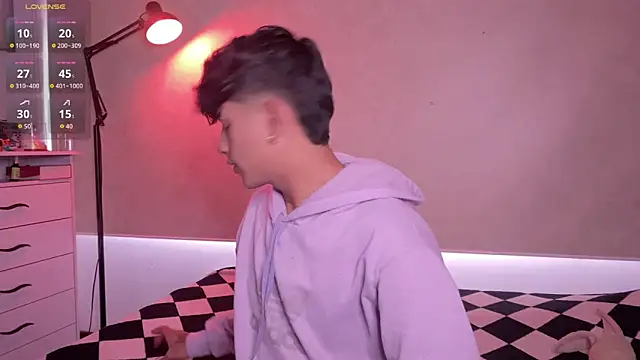 Snapshot of teobowny_ chatting on September 26, 2025, 1:40 pm teobowny online show from September 26, 2025, 1:40 pm