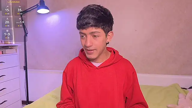 teobowny  online show from April 19, 2026, 5:47 pm