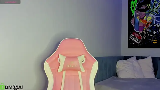 Jennifer Wadee online show from December 23, 2025, 12:22 am