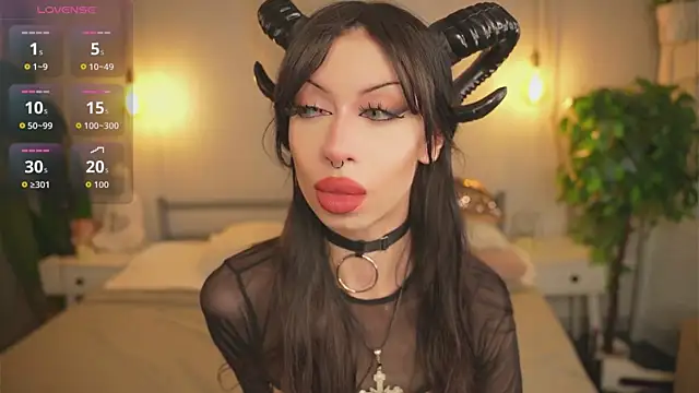 Devilsss toy online show from December 4, 2025, 3:44 pm