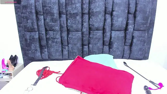 Aurora Doll  online show from March 12, 2026, 1:26 pm