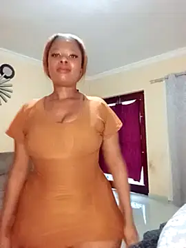 Snapshot of Luciouslips00 chatting on February 8, 2025, 3:53 pm Luciouslips00 online show from February 8, 2025, 3:53 pm
