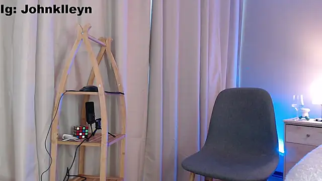 jonhklleyn online show from May 18, 2026, 7:40 pm