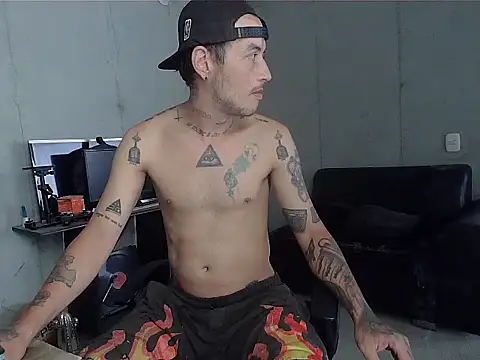 Snapshot of patrik_tattoo_ chatting on April 6, 2026, 4:30 pm patrik tattoo online show from April 6, 2026, 4:30 pm