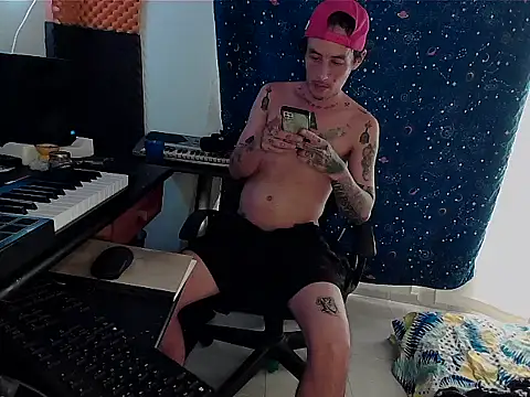 Snapshot of patrik_tattoo_ chatting on March 17, 2025, 9:02 pm patrik tattoo online show from March 17, 2025, 9:02 pm